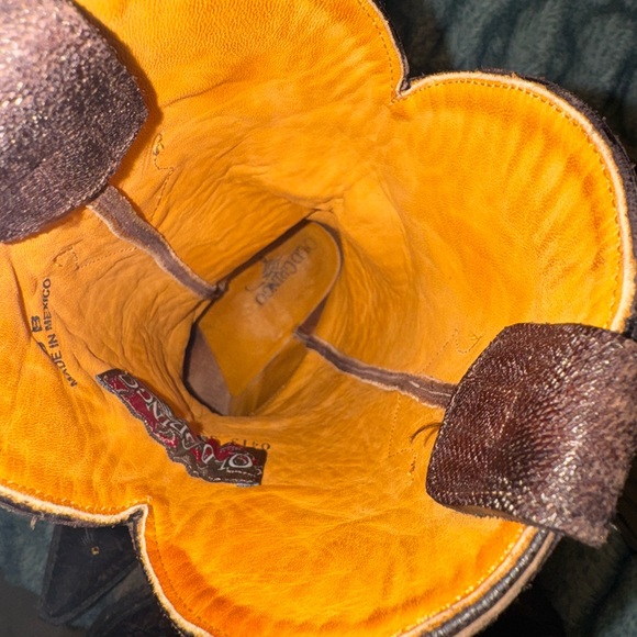 Old Gringo Mustard Leather Interior - Picture 7 of 7